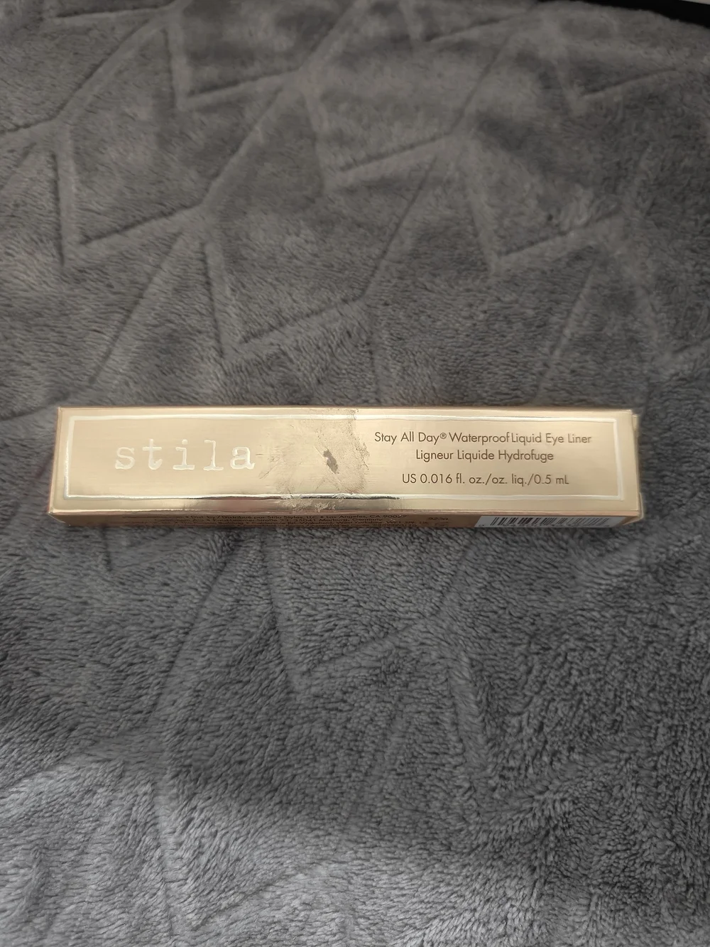 Stila Waterproof Liquid Eyeliner in Cosmic Pink